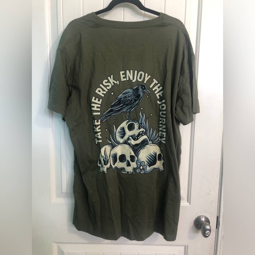 Skull with crow t shirt 2XL